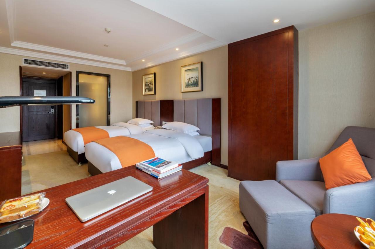 Huzhou Wealth Hotel Εξωτερικό φωτογραφία