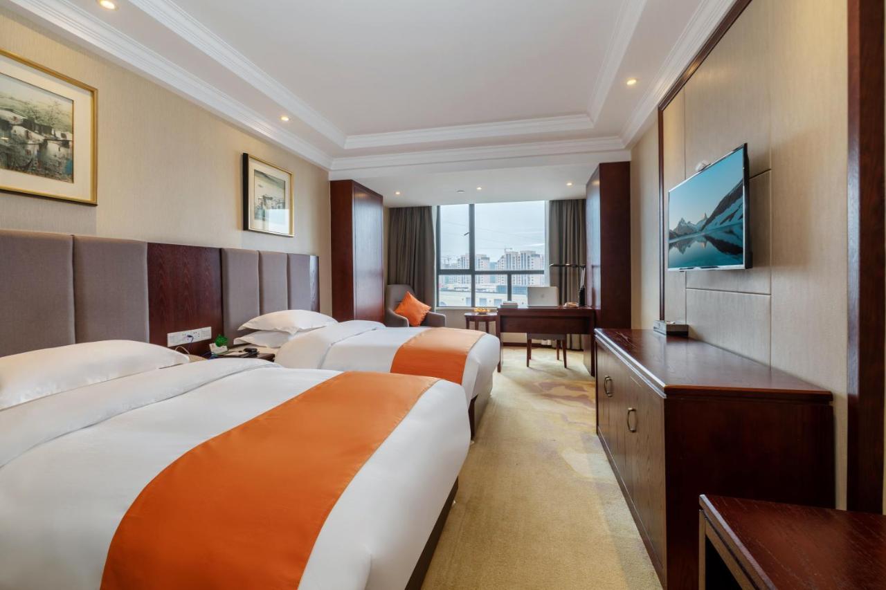 Huzhou Wealth Hotel Εξωτερικό φωτογραφία