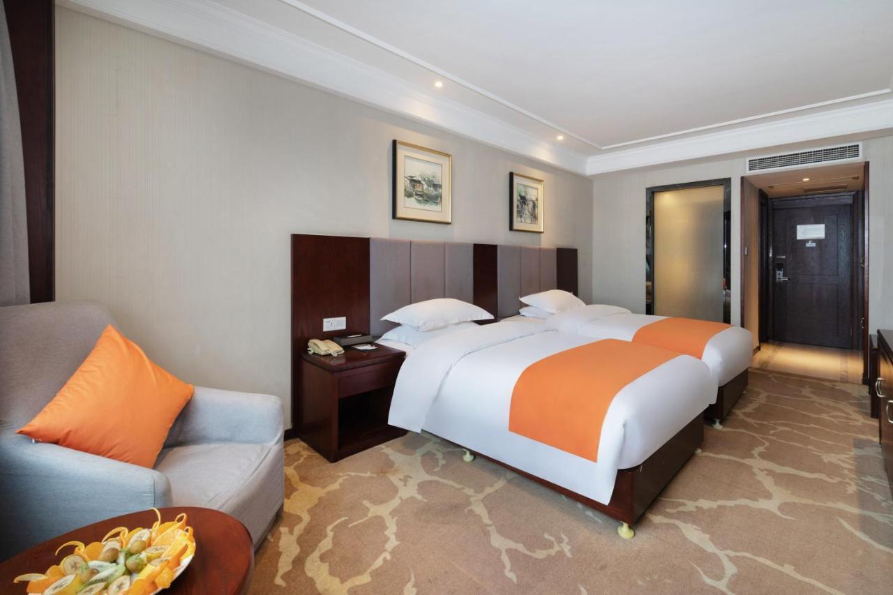 Huzhou Wealth Hotel Εξωτερικό φωτογραφία
