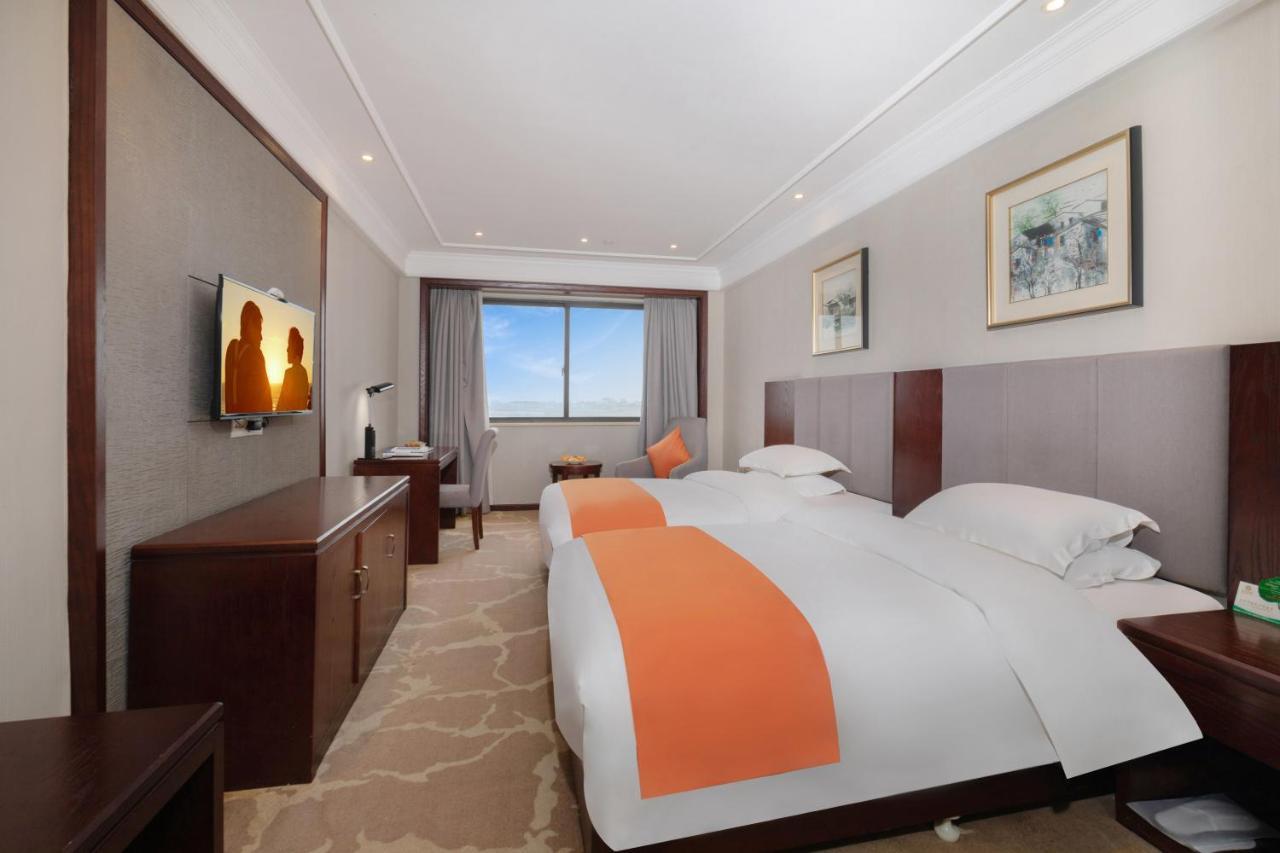 Huzhou Wealth Hotel Εξωτερικό φωτογραφία