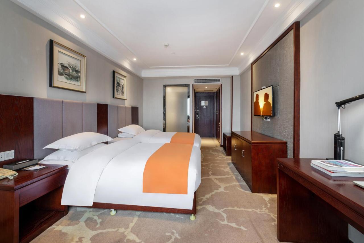 Huzhou Wealth Hotel Εξωτερικό φωτογραφία