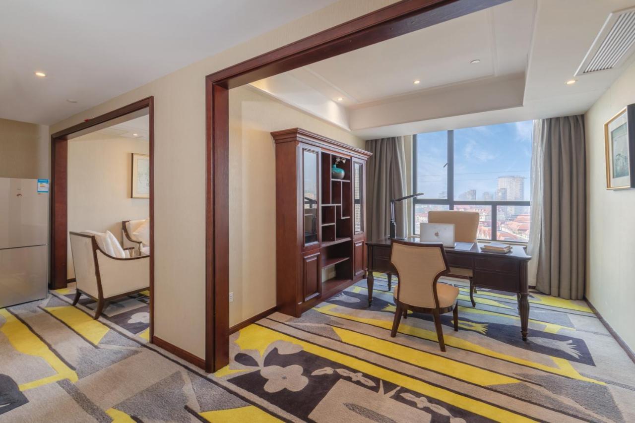 Huzhou Wealth Hotel Εξωτερικό φωτογραφία