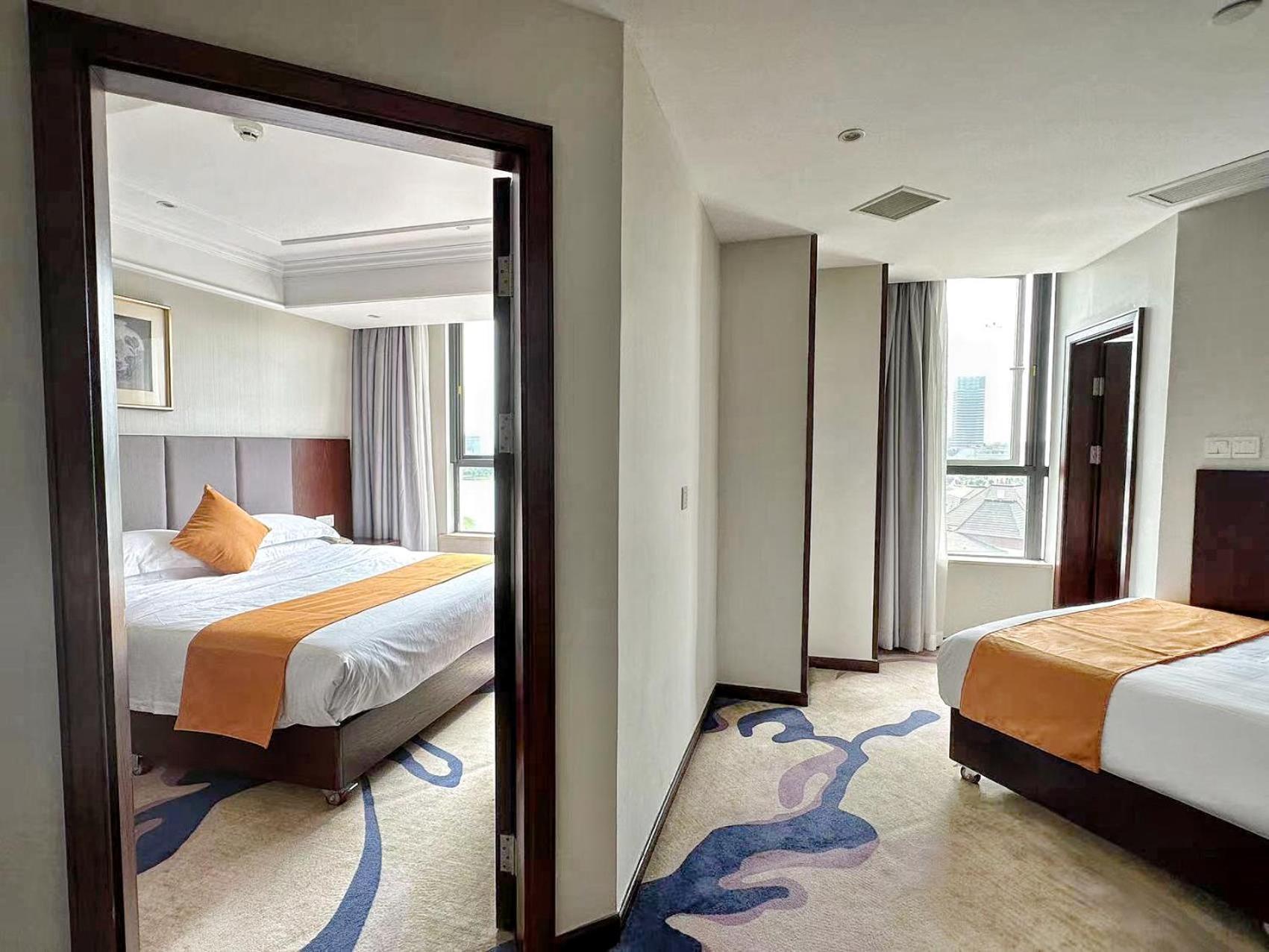 Huzhou Wealth Hotel Εξωτερικό φωτογραφία